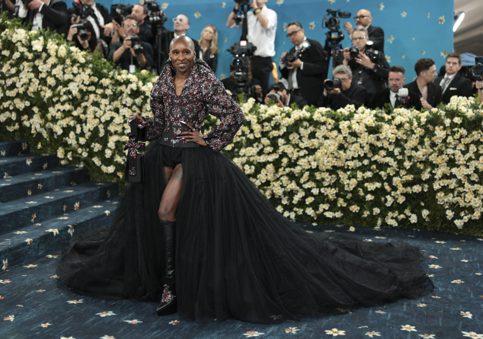 Met Gala 2025: celebridades, elegancia y declaraciones en blanco y negro