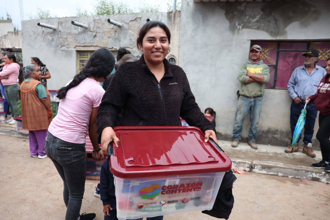 Monreal impulsa justicia social con apoyos alimentarios en Fresnillo