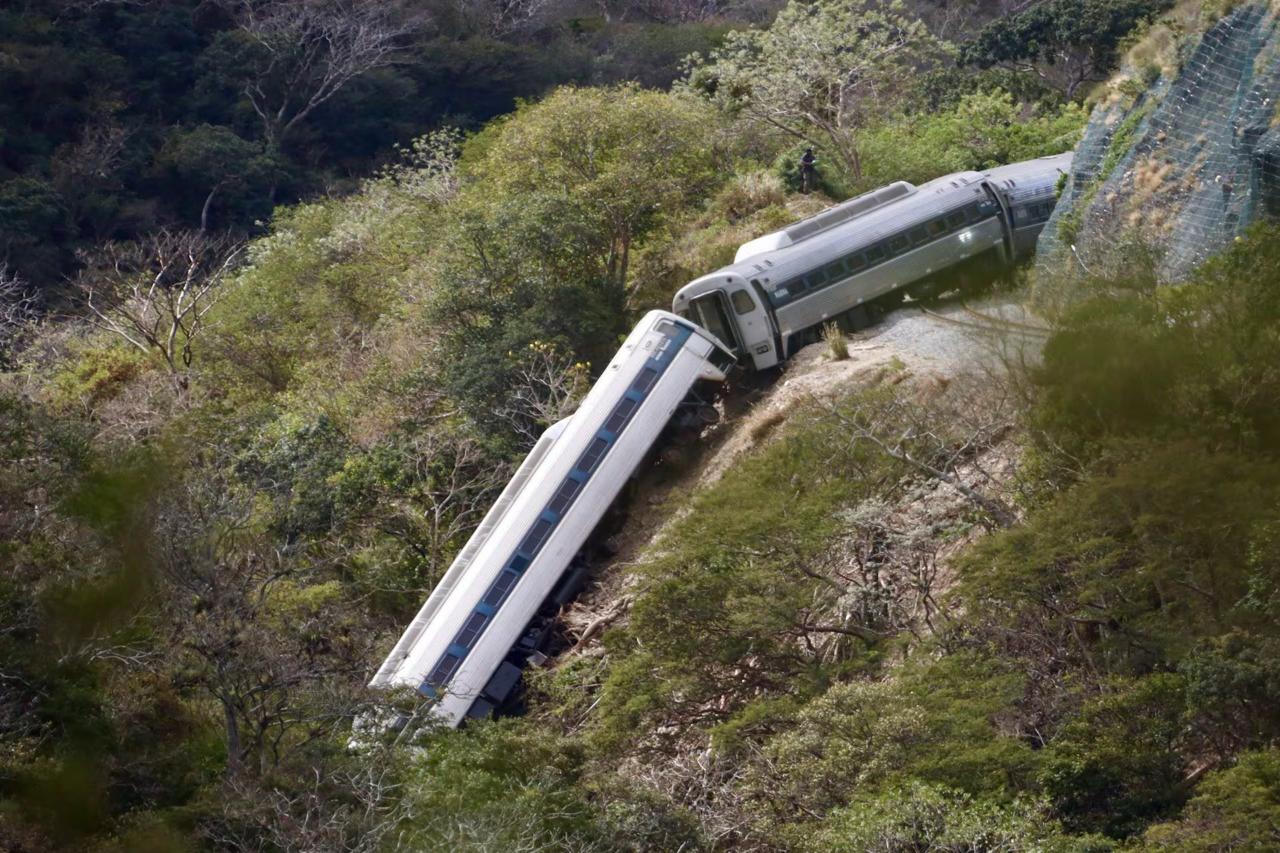 Tren Interoceánico iba a exceso de velocidad y la FGR va contra el operador